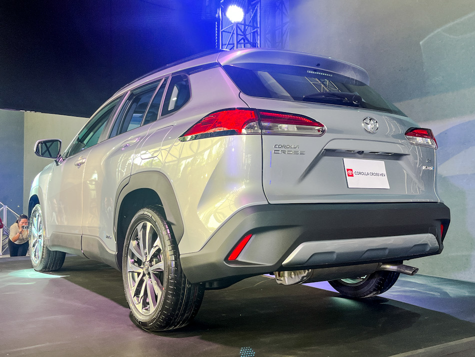 Ya hay nuevo híbrido de Toyota en México: Corolla Cross HEV 2023 – Tracción  Femenina