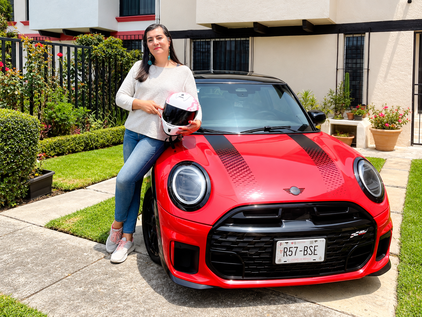 MINI John Cooper Works: saca a la piloto que llevas dentro